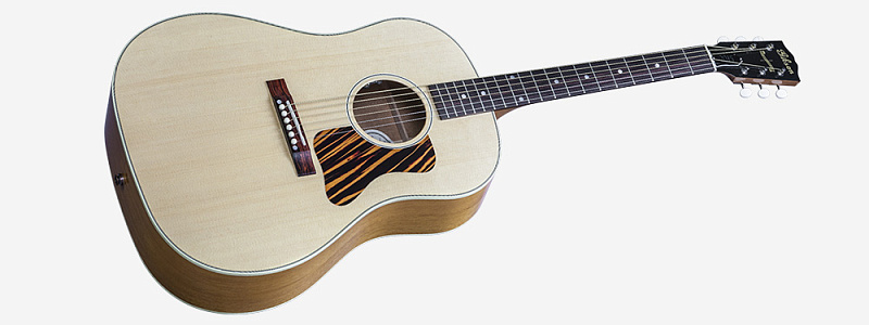 GIBSON J-35 Antique Natural акустическая гитара со звукоснимателем и кейсом цвет натуральный в магазине Music-Hummer