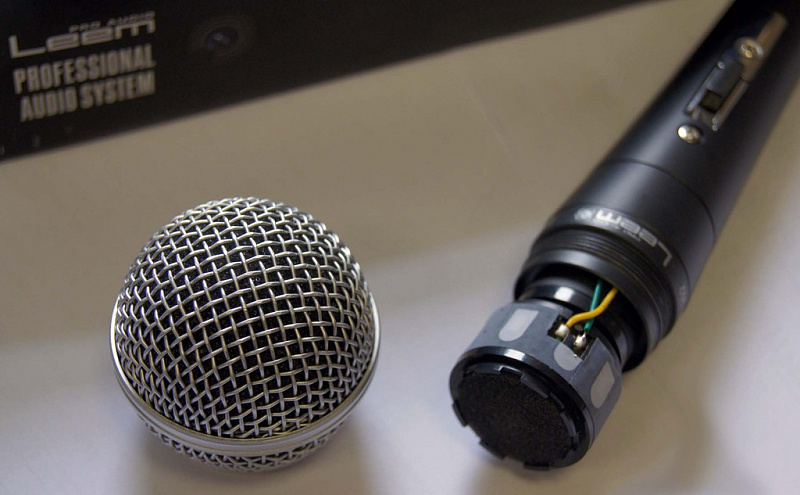 Leem DM-302 Микрофон динамический для вокалистов проводной в магазине Music-Hummer