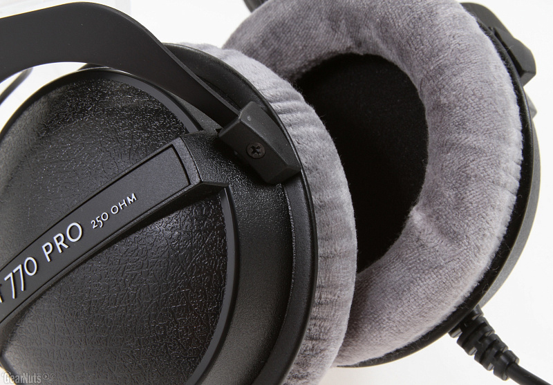 Фото Beyerdynamic DT770 PRO закрытые наушники, 250 Ом