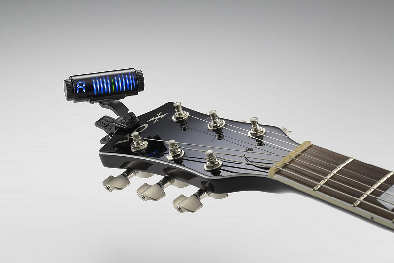 KORG Sledgehammer Pro тюнер цилиндрической формы с клипсой для крепления на гитару в магазине Music-Hummer