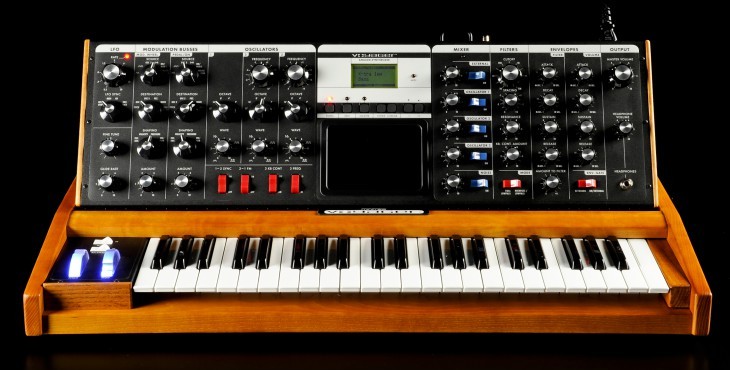 Синтезатор Moog Minimoog Voyager Performer Edition в магазине Music-Hummer