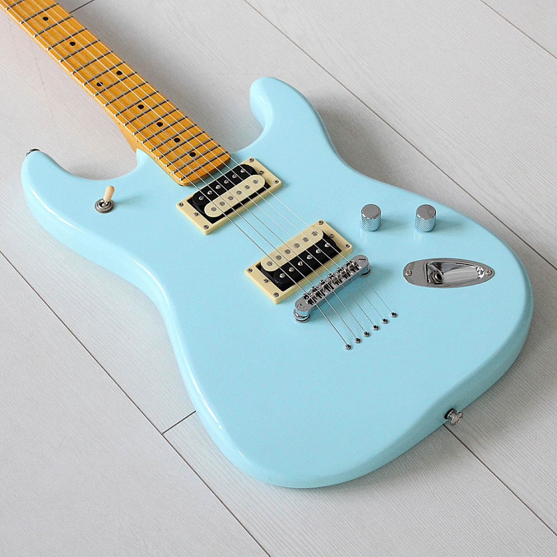 Фото Электрогитара Kononykheen Guitars BREED-54-BL, голубая