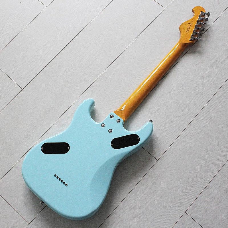 Фото Электрогитара Kononykheen Guitars BREED-54-BL, голубая