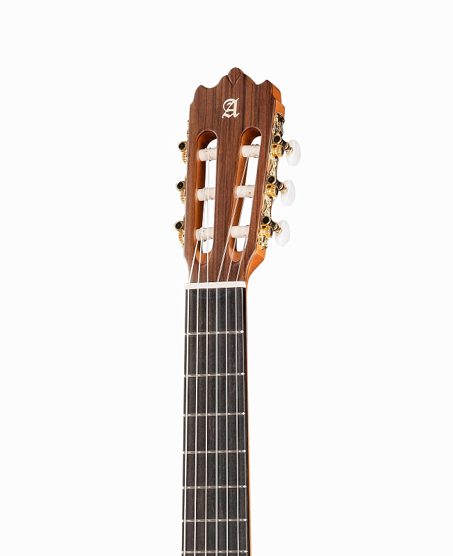 Классическая гитара Alhambra 7.840 Open Pore 4OP в магазине Music-Hummer
