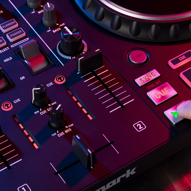 Фото NUMARK Mixtrack Platinum FX
