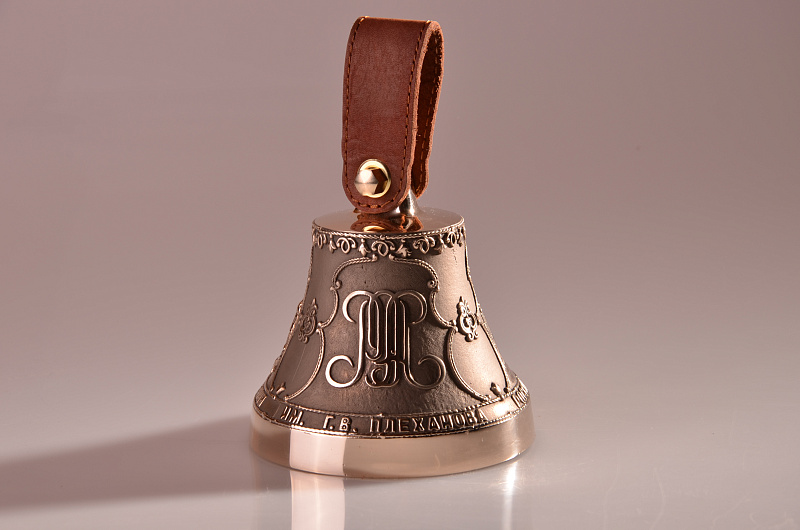 Фото Колокол — Москва. Университет имени Плеханова