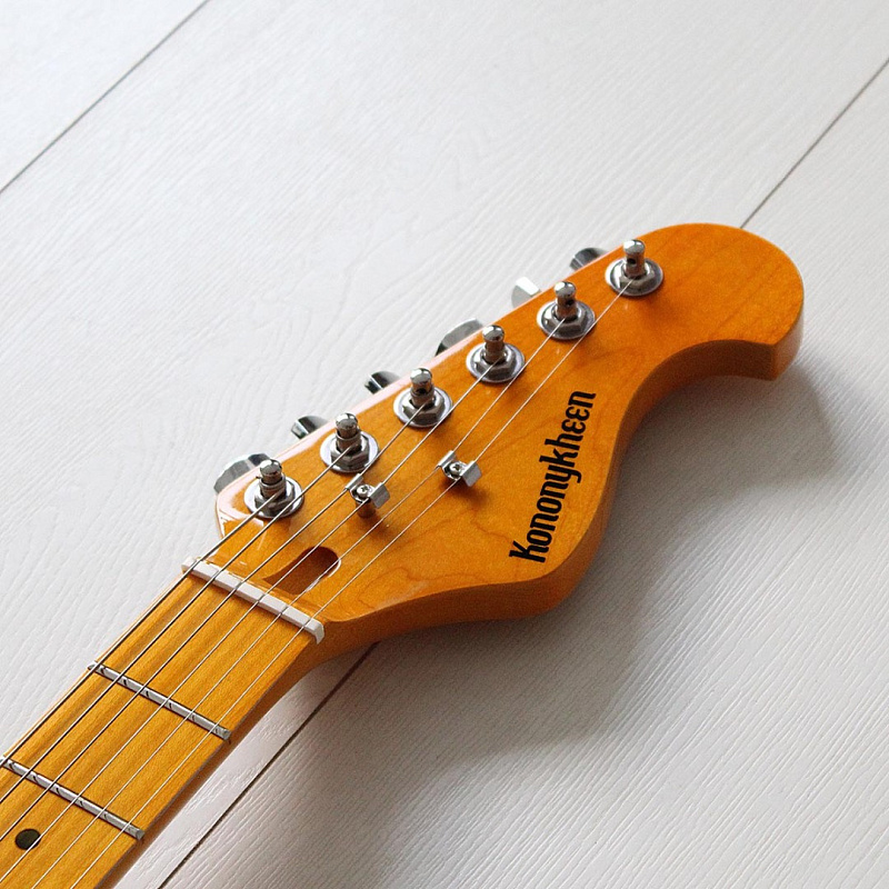 Фото Электрогитара Kononykheen Guitars BREED-54-BL, голубая