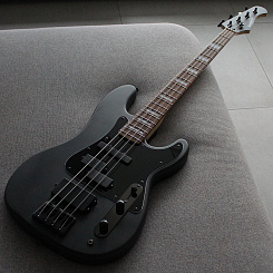 Бас-гитара Kononykheen Guitars BREED-55-bass, чёрная
