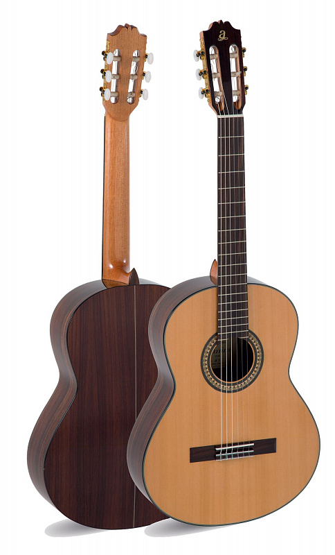Классическая гитара Admira A5 в магазине Music-Hummer